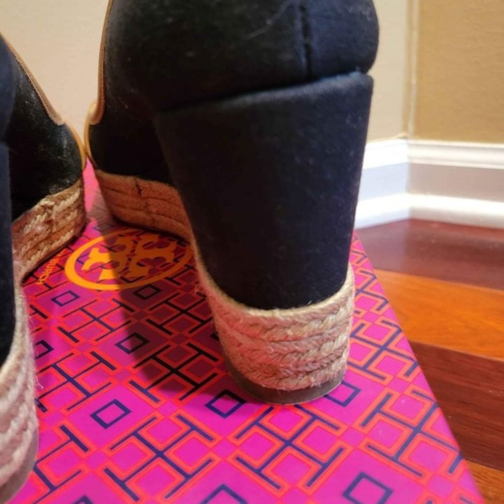 Sandals - Picture 6 of 10